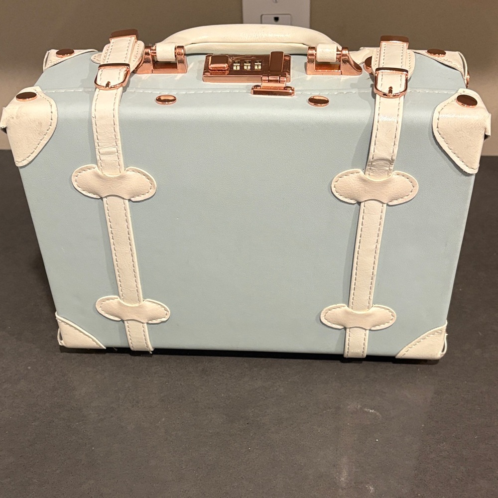 Classic Trunk-Style Women’s Handbag in Light Blue and White